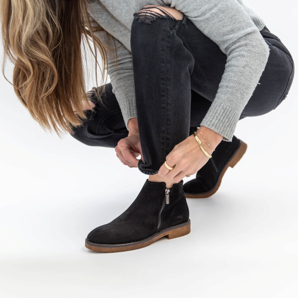 Italeau Ankle Booties Foliana Booties Nero Made in Italy Italeau Ankle Booties Foliana Booties Nero Made in Italy